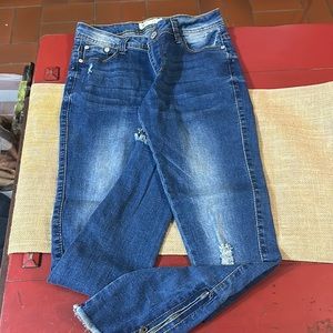Walmea distressed jeans size 3 with zippers